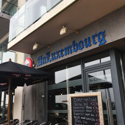 Au Luxembourg