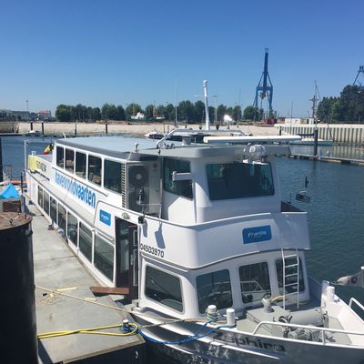 Geleid bezoek in het havengebied: combi bus-boot