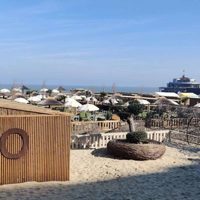 Gezellig chillen in één van deze strandbars in Blankenberge