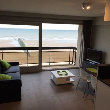 Moderne studio op de zeedijk van Westende
