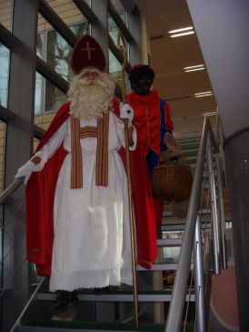 Sint en Piet lezen voor (Voorleesweek) in De Haan