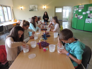 workshop voor kinderen: maak je eigen badbruisfiguren en fles badzeezout met natuurlijke ingrediënten in Koksijde
