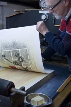 drukdrukdruk 2019: Ontdek hoe een tekening vanop een steen op papier wordt gedrukt in Koksijde