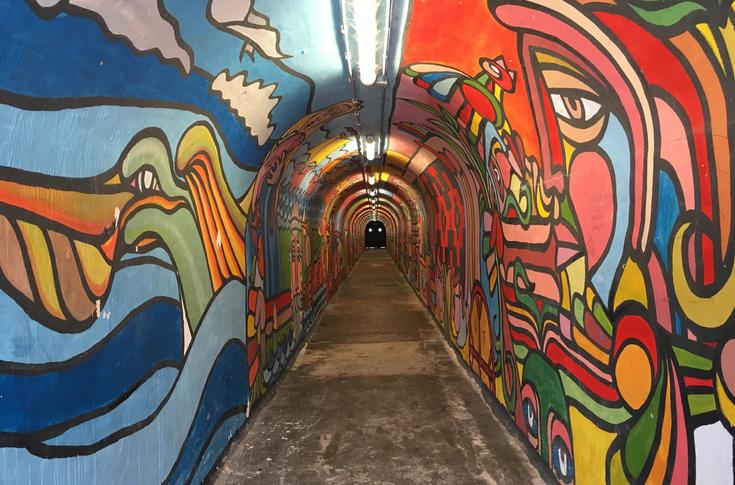 3. Ontdek verborgen tunnelsErgens in de duinen bij het Zeepreventorium ligt een verborgen tunnel met heel wat graffitikunst verborgen. Even binnenpiepen mag!