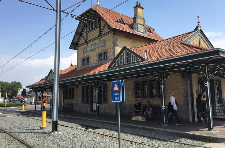 1. Het oude tramstationnetjeHet stationnetje staat er al meer dan 100 jaar en straalt nog steeds de Belle Epoquecharme uit die in heel De Haan te vinden is. 