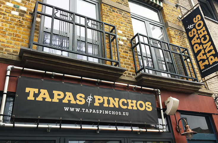 Tapas & PinchosZei er iemand tapas? Na Mechelen opende Tapas en Pinchos een tweede vestiging in Blankenberge! Onze aanraders: de tortilla de patatas en de 