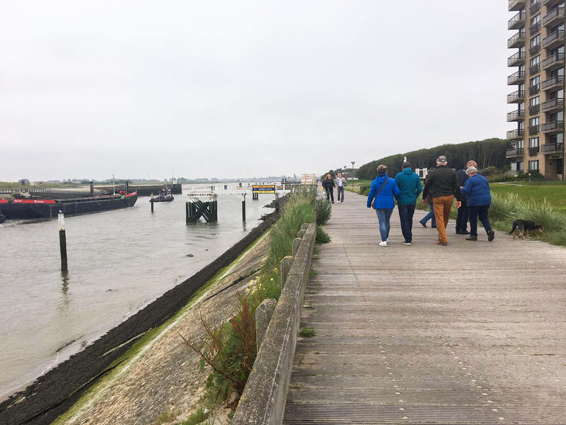 robert orlentpromenade Nieuwpoort mistige dag